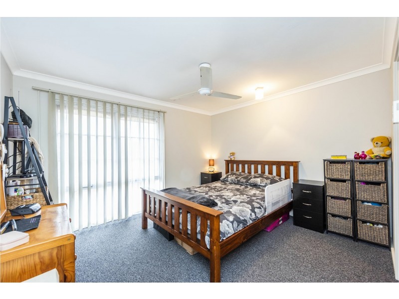 32 Almond Way, Forrestfield WA 6058