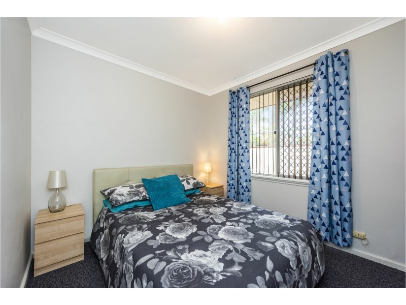 32 Almond Way, Forrestfield WA 6058