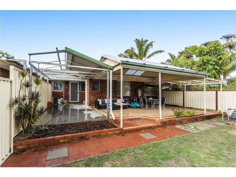 32 Almond Way, Forrestfield WA 6058