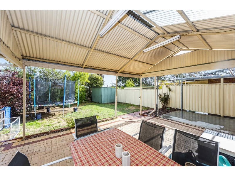 32 Almond Way, Forrestfield WA 6058