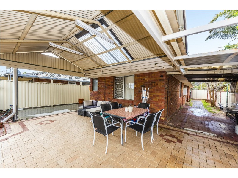 32 Almond Way, Forrestfield WA 6058