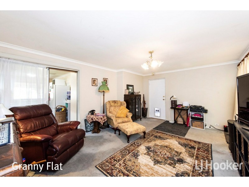 32 Almond Way, Forrestfield WA 6058