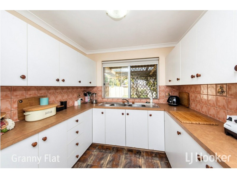 32 Almond Way, Forrestfield WA 6058