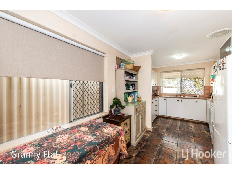 32 Almond Way, Forrestfield WA 6058