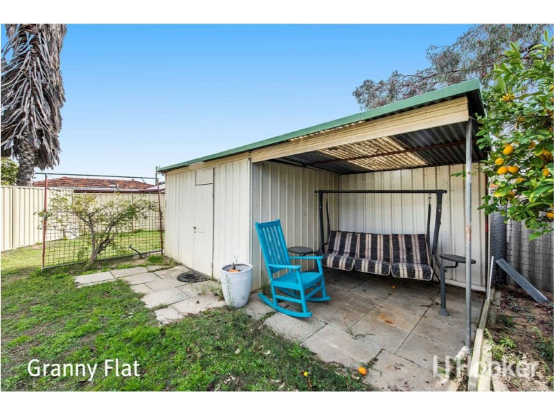 32 Almond Way, Forrestfield WA 6058