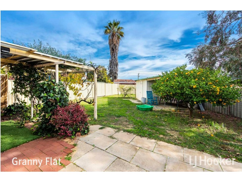 32 Almond Way, Forrestfield WA 6058