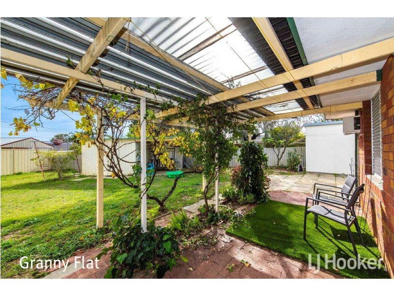 32 Almond Way, Forrestfield WA 6058