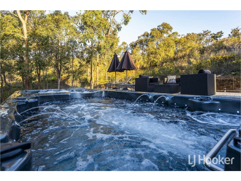 40 Persimmon Place, Kalamunda WA 6076