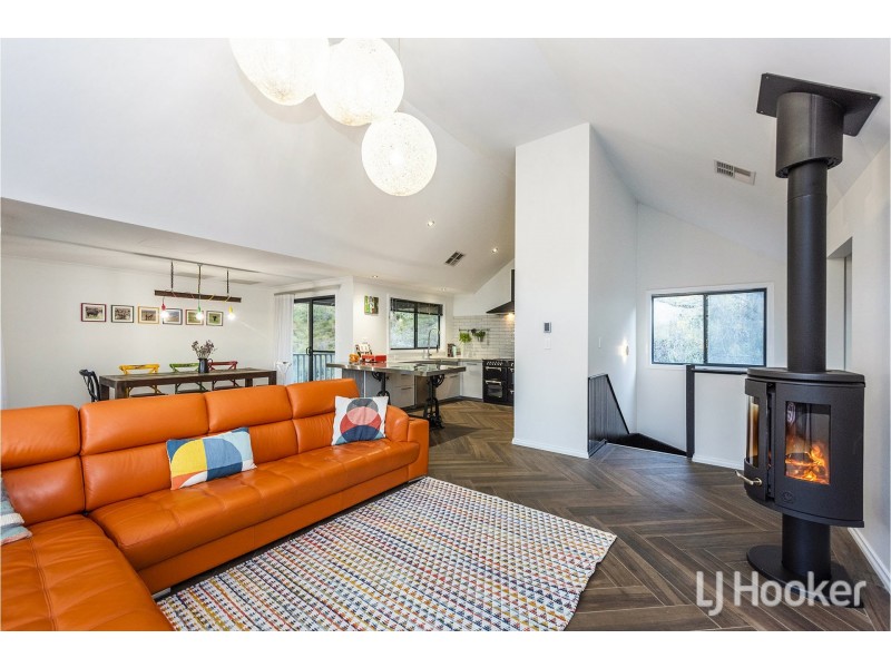 40 Persimmon Place, Kalamunda WA 6076