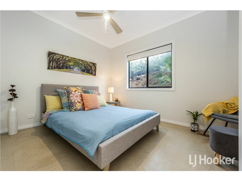 40 Persimmon Place, Kalamunda WA 6076