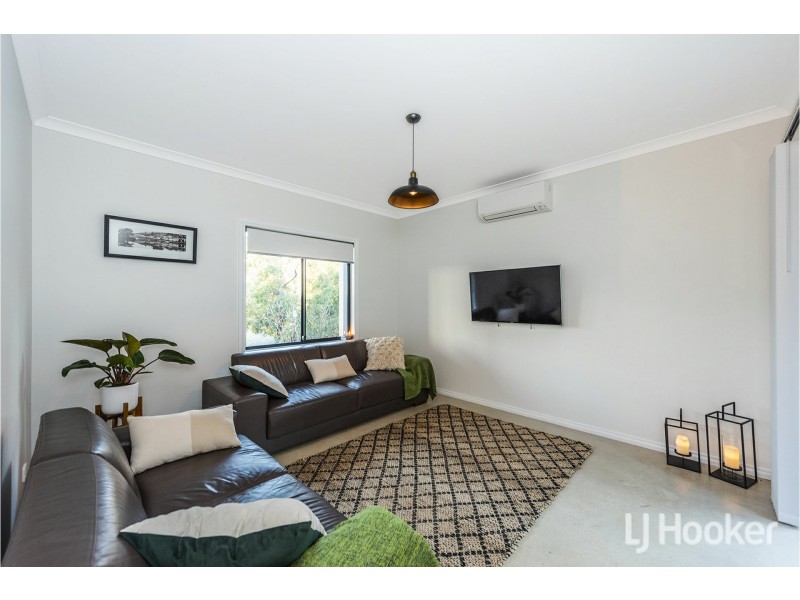 40 Persimmon Place, Kalamunda WA 6076