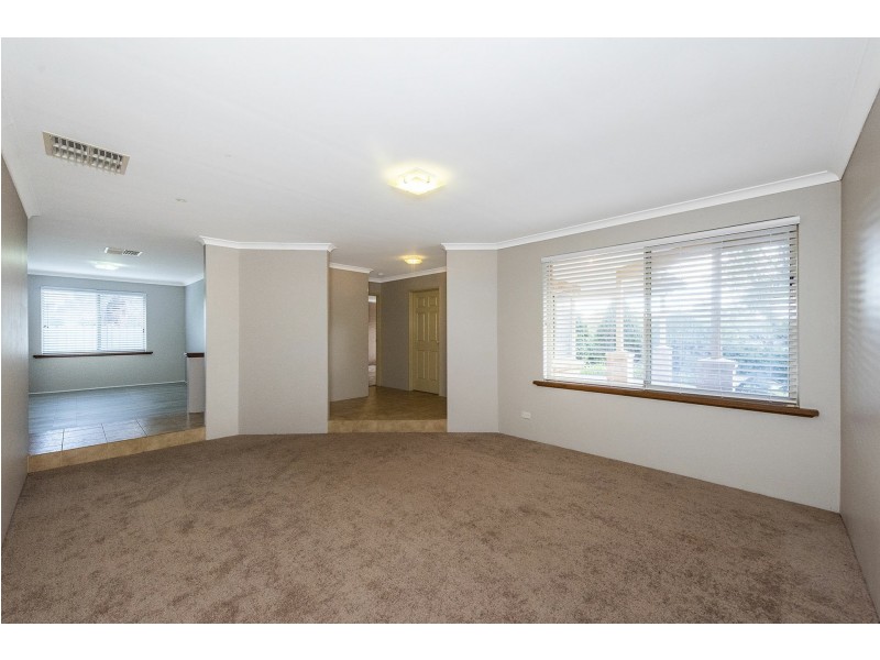 17 Robins Road, Kalamunda WA 6076