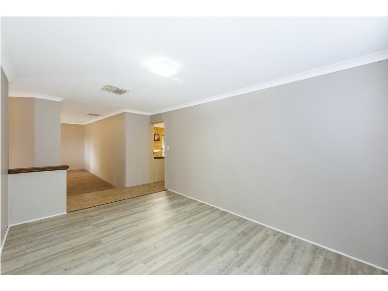 17 Robins Road, Kalamunda WA 6076