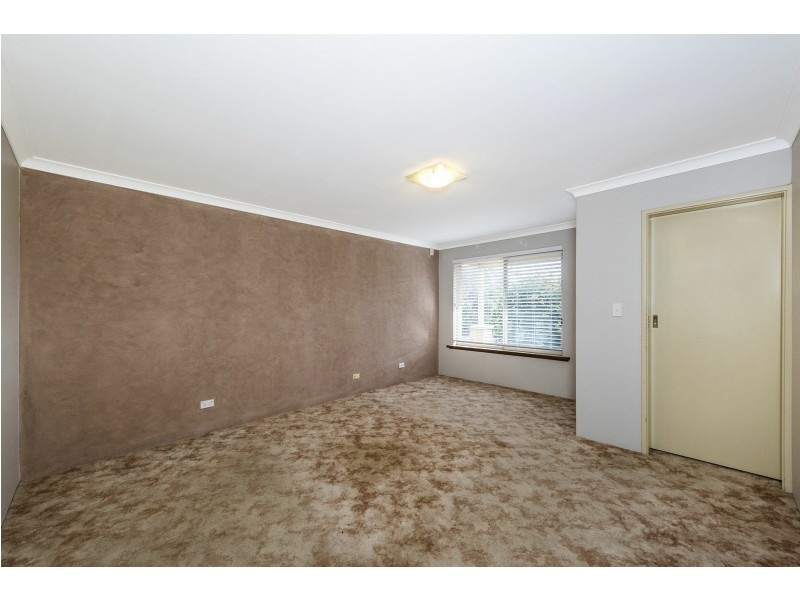 17 Robins Road, Kalamunda WA 6076