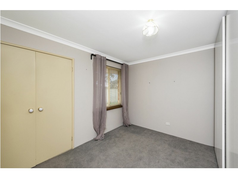 17 Robins Road, Kalamunda WA 6076