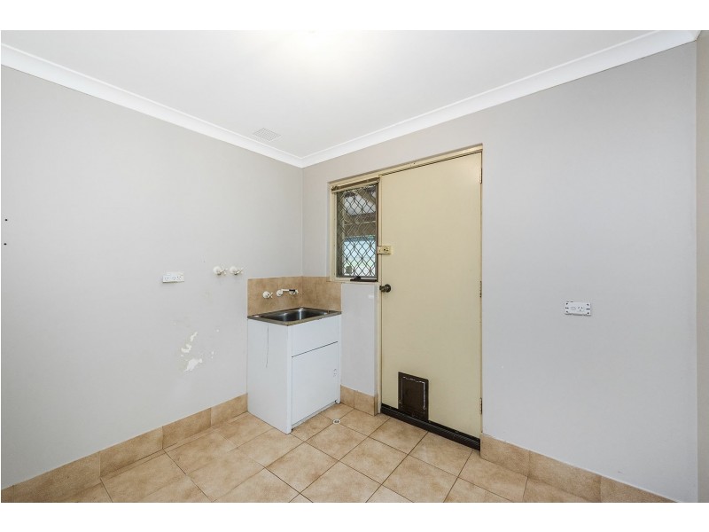 17 Robins Road, Kalamunda WA 6076