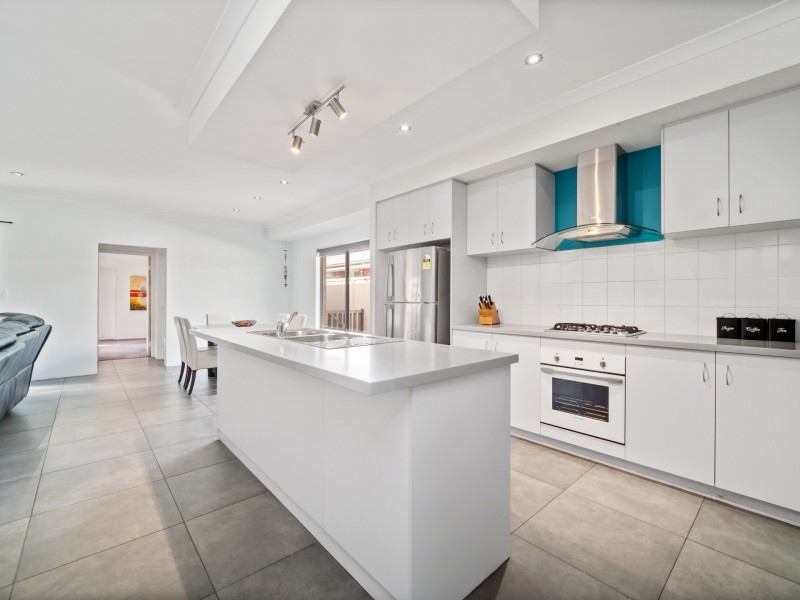 Unit 10/2 Briza Lane, Forrestfield WA 6058