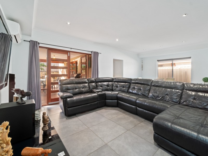 Unit 10/2 Briza Lane, Forrestfield WA 6058