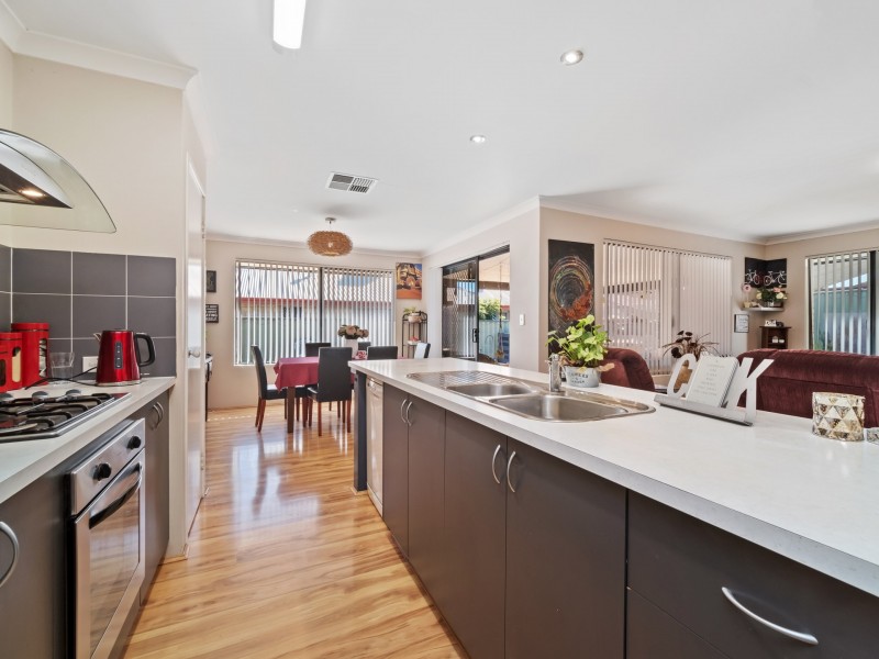 9 Banks Place, High Wycombe WA 6057