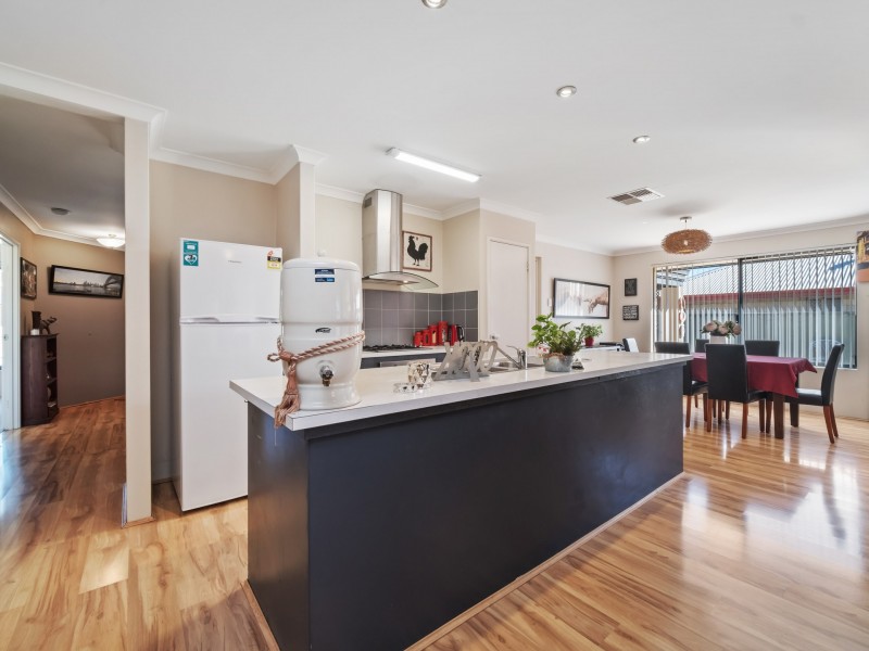 9 Banks Place, High Wycombe WA 6057