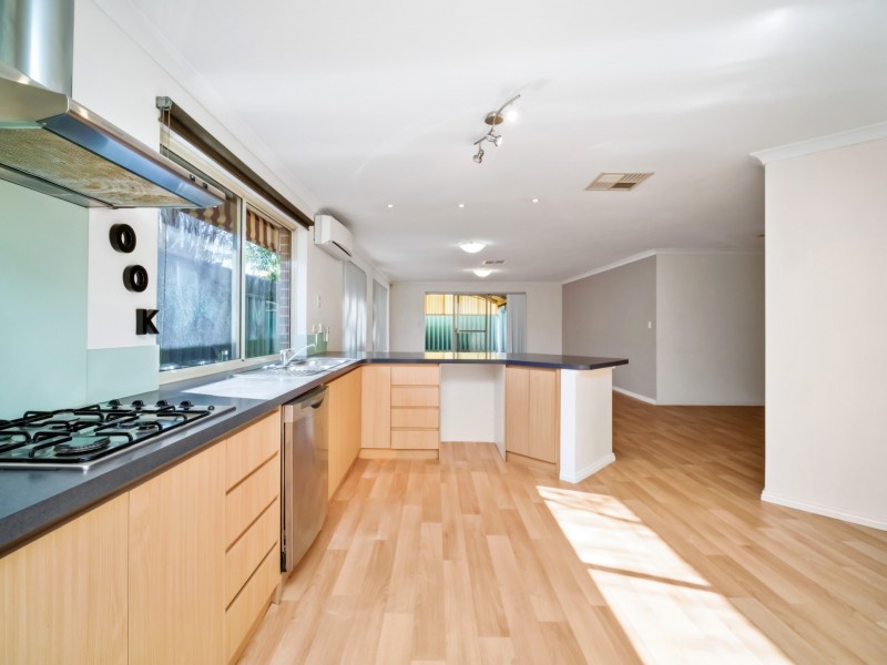 20 Rowell Gardens, High Wycombe WA 6057