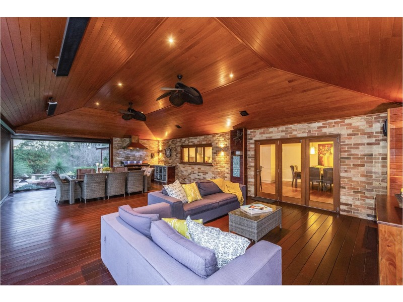 115 John Farrant Drive, Gooseberry Hill WA 6076