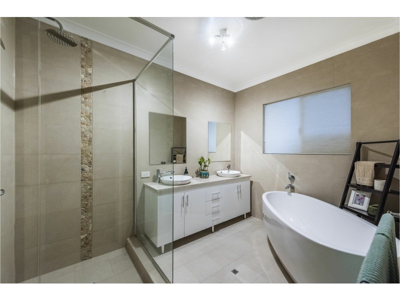 115 John Farrant Drive, Gooseberry Hill WA 6076