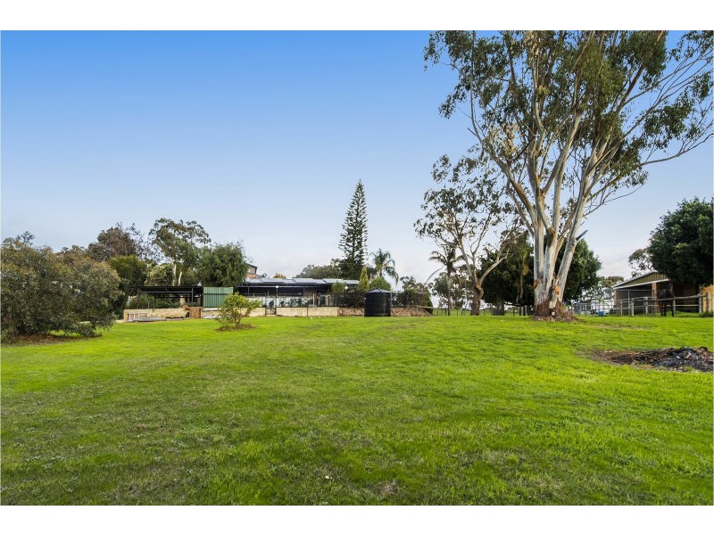 10A Simeon Close, Kalamunda WA 6076
