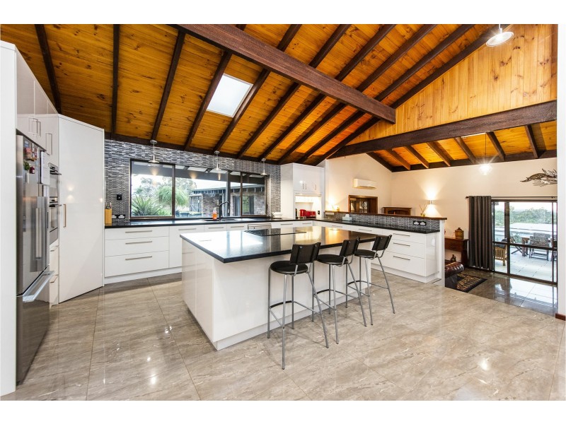 10A Simeon Close, Kalamunda WA 6076