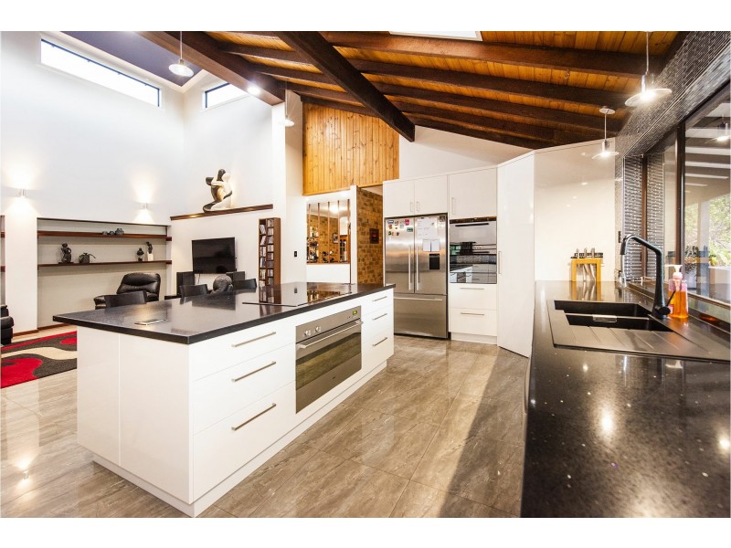 10A Simeon Close, Kalamunda WA 6076