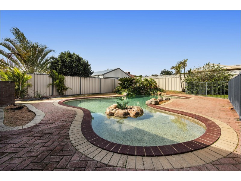5 Emu Court, High Wycombe WA 6057