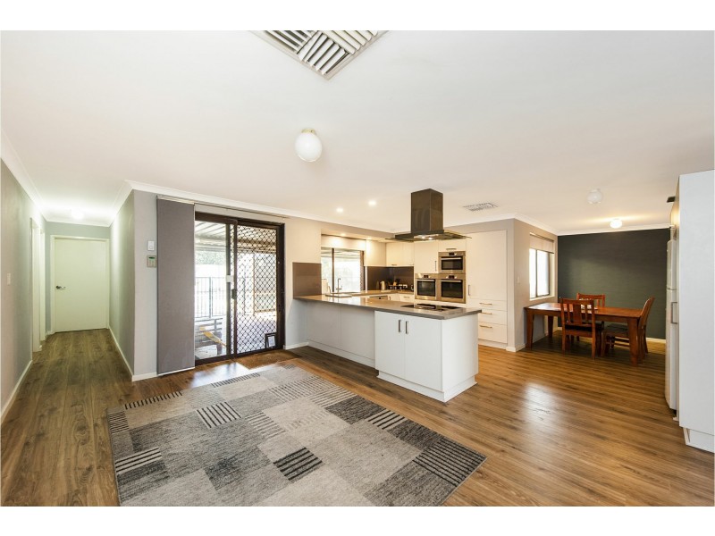 5 Emu Court, High Wycombe WA 6057