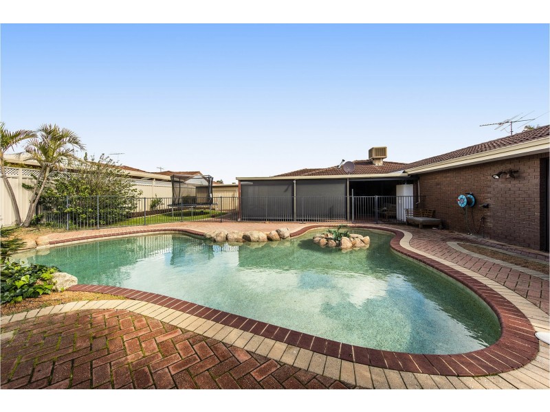 5 Emu Court, High Wycombe WA 6057
