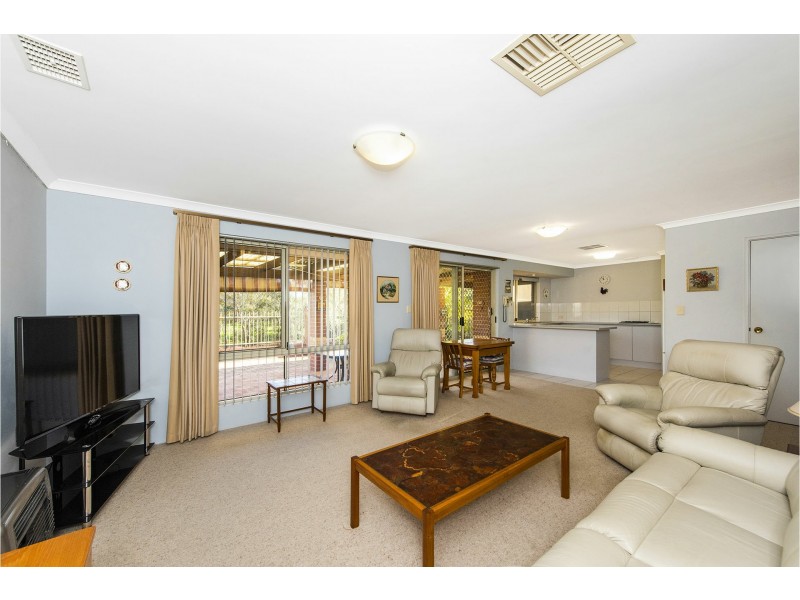 8/12 Heron Place, Maddington WA 6109