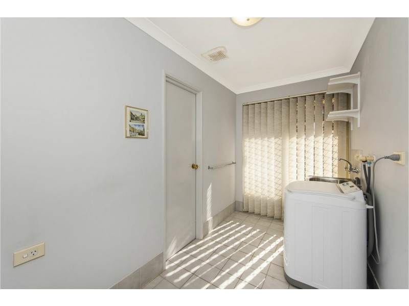 8/12 Heron Place, Maddington WA 6109