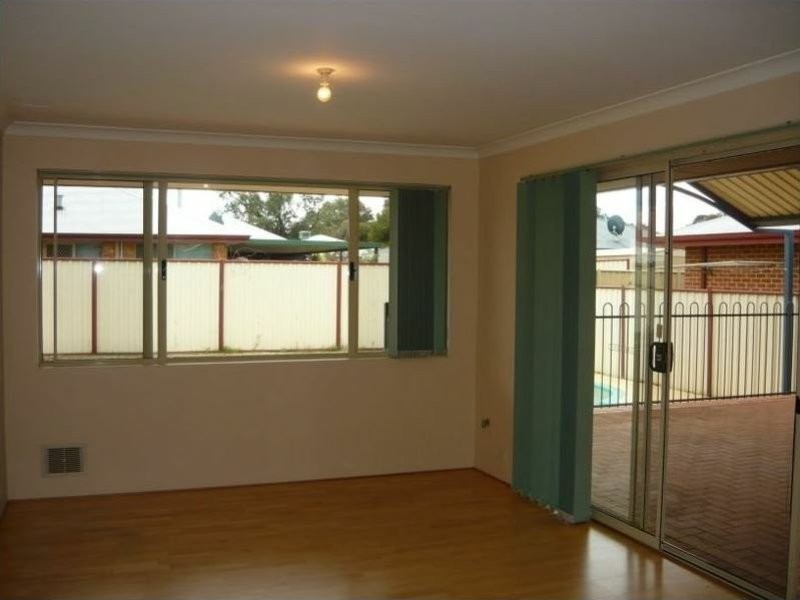 10 Zircon, Maida Vale WA 6057