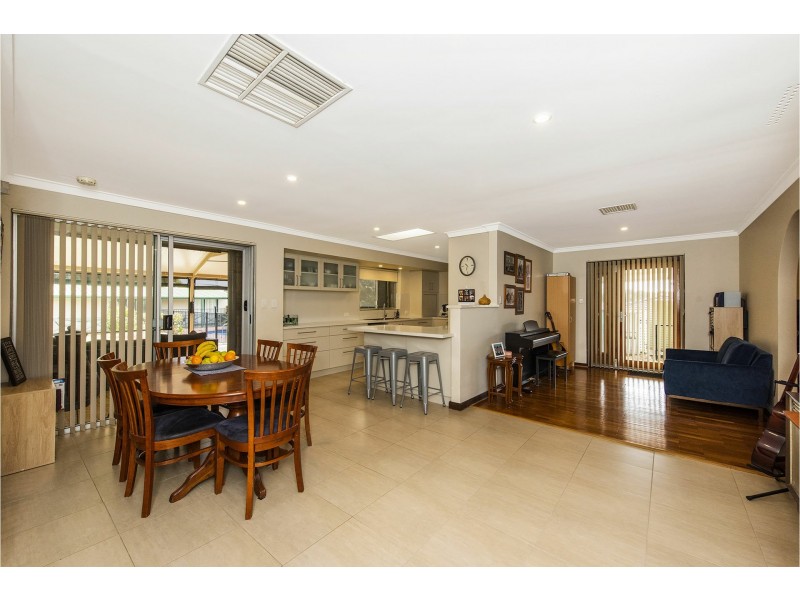 55 Chislehurst Road, Lesmurdie WA 6076