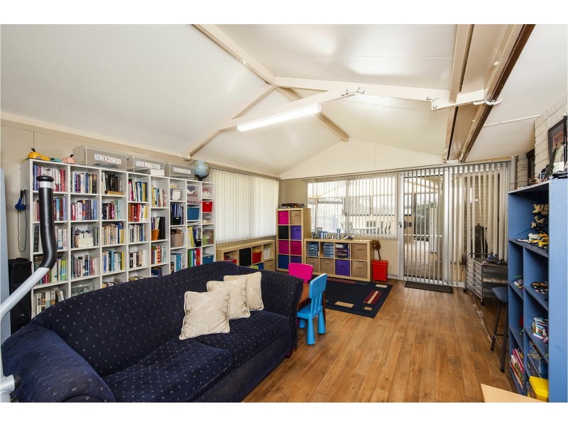 55 Chislehurst Road, Lesmurdie WA 6076