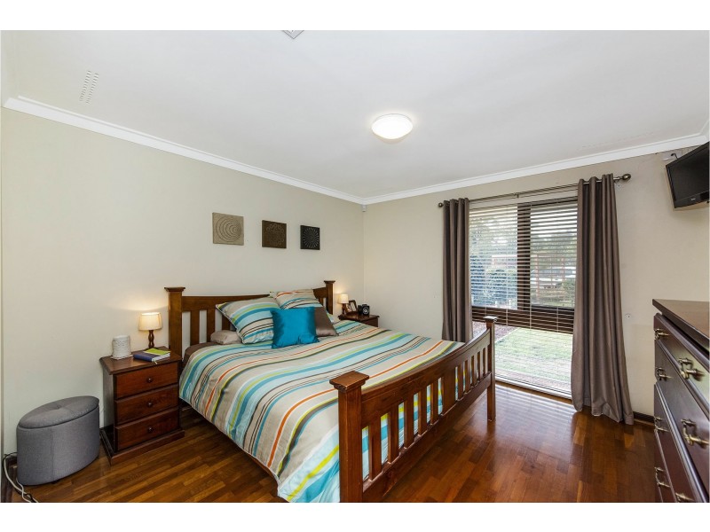 55 Chislehurst Road, Lesmurdie WA 6076