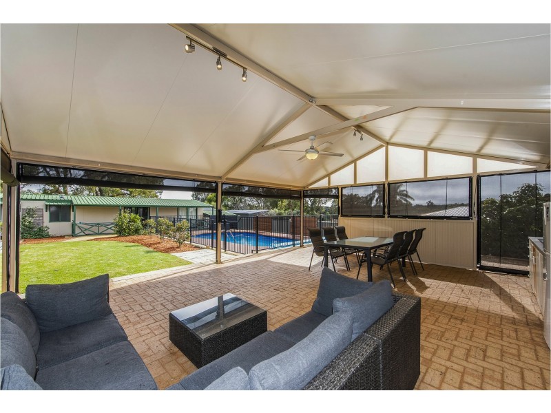 55 Chislehurst Road, Lesmurdie WA 6076