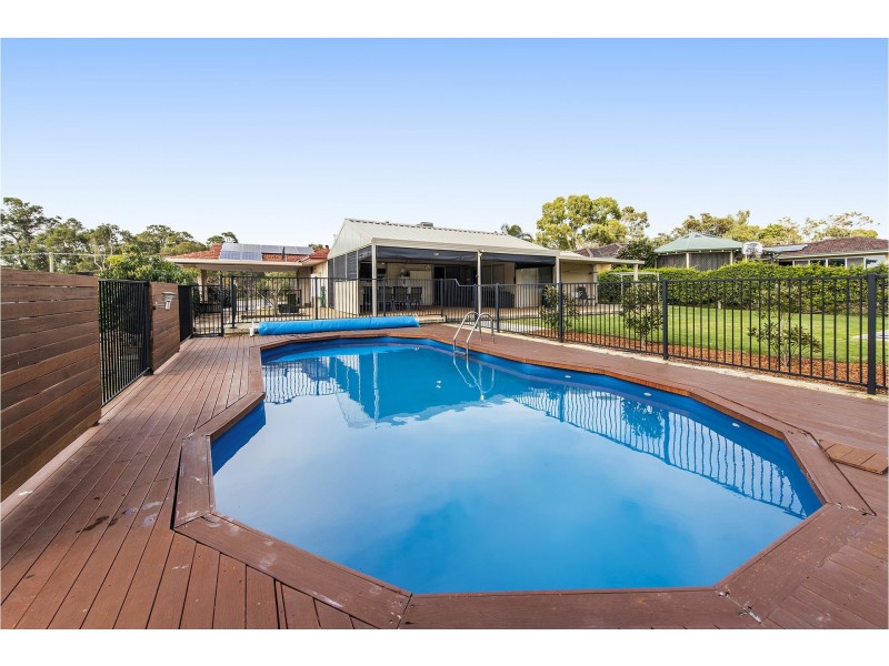 55 Chislehurst Road, Lesmurdie WA 6076