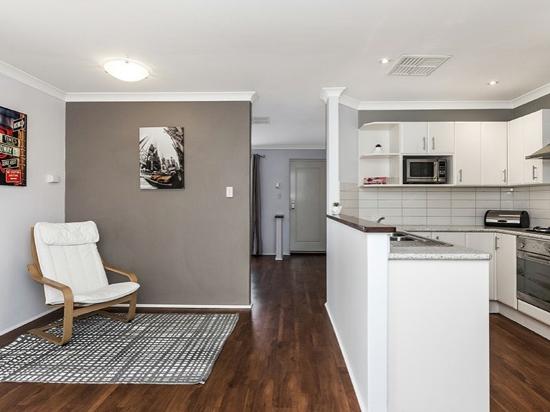 4/44 Chullwyne Mews, High Wycombe WA 6057