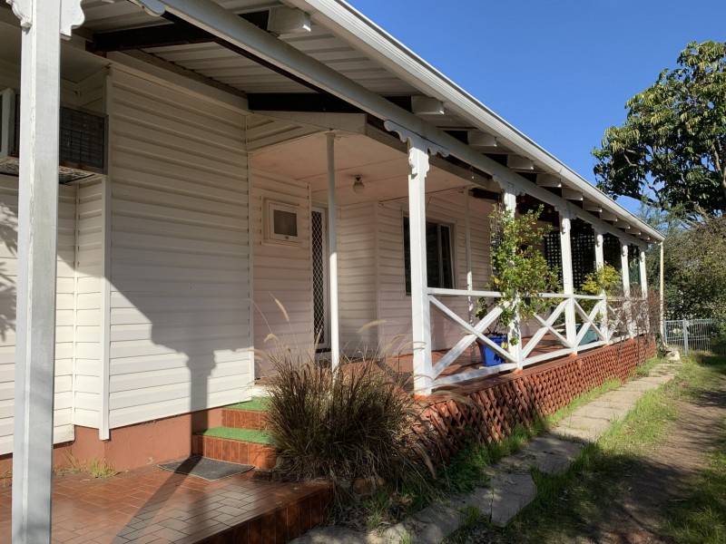 8 Lane Road, Kalamunda WA 6076