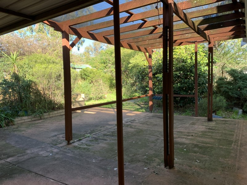 8 Lane Road, Kalamunda WA 6076