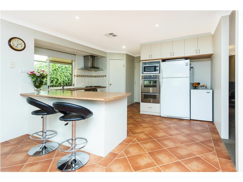 53 Lambertia Crescent, High Wycombe WA 6057