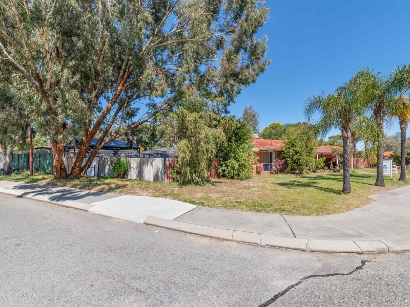 37 Gosnells Road West, Martin WA 6110