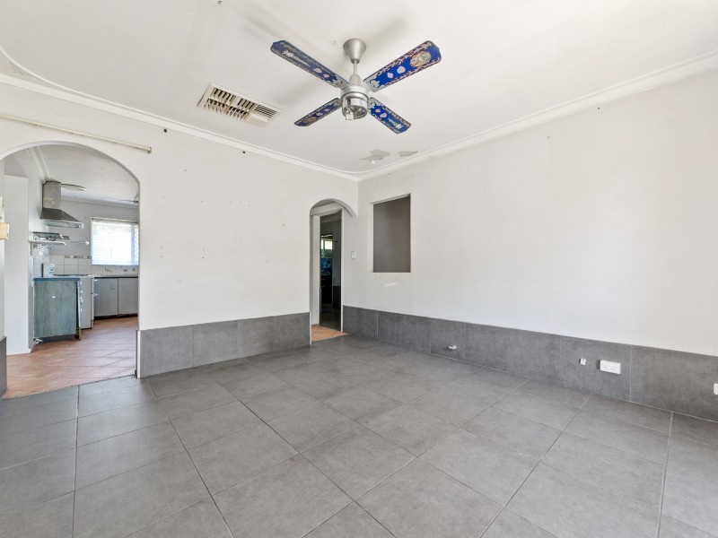 37 Gosnells Road West, Martin WA 6110