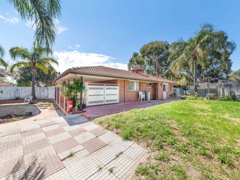 37 Gosnells Road West, Martin WA 6110