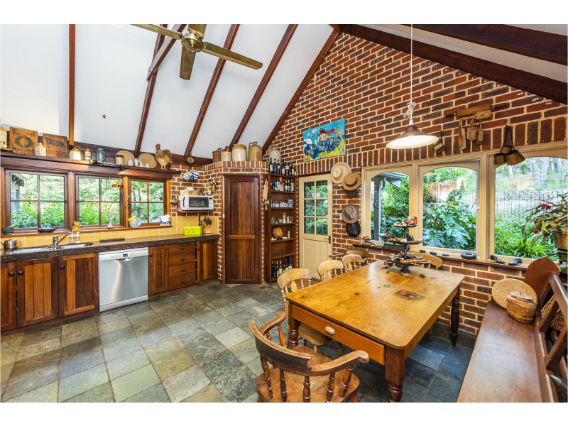 231 Paulls Valley Road, Paulls Valley WA 6076