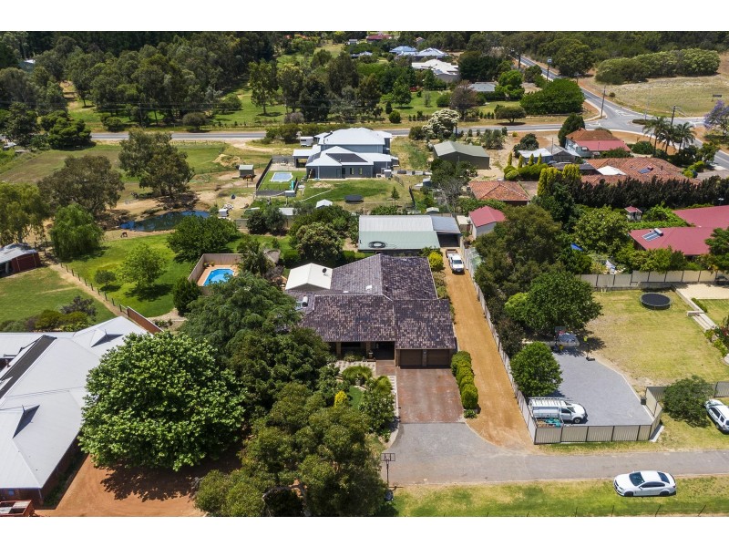 179 Pomeroy Road, Lesmurdie WA 6076